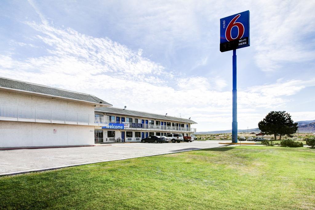 Motel 6 Wells Exteriör bild