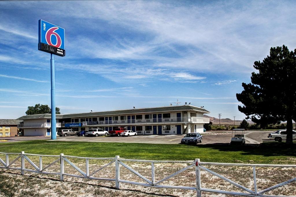 Motel 6 Wells Exteriör bild